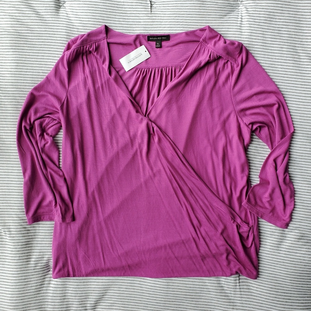 🆕️Banana Republic fuchsia blouse
